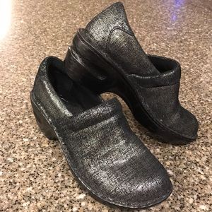 🖤b.o.c. Black clogs with silver shimmer